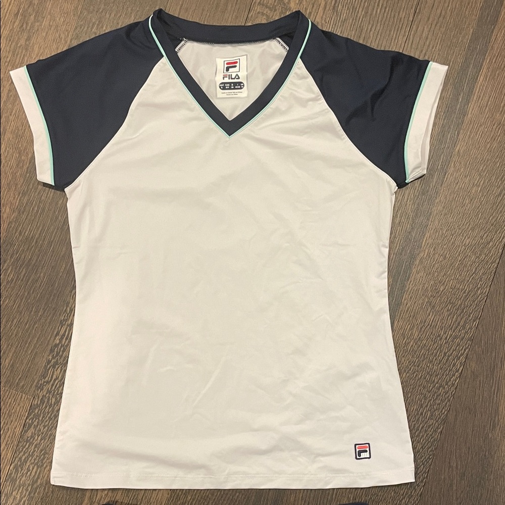 Fila White and Navy V-Neck short sleeve tee size small